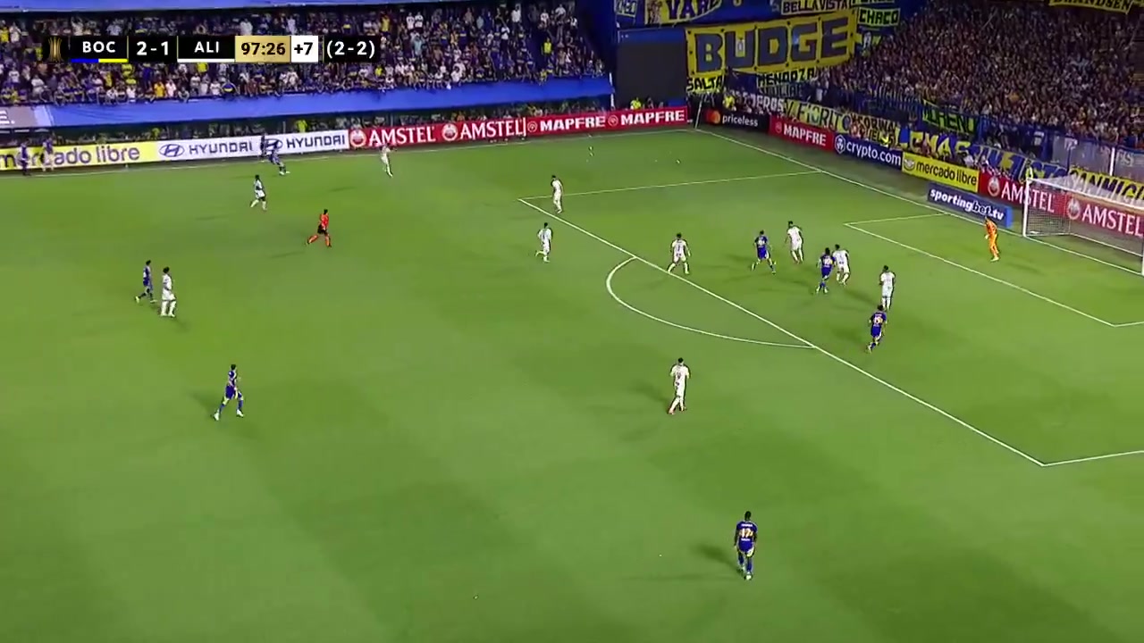 金年会金字招牌诚信至上神锋错失绝杀！卡瓦尼第97分钟门前踢呲，博卡青年解放者杯出局