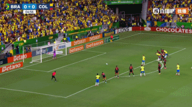 金年会金字招牌信誉至上传射建功！拉菲尼亚晒与残疾球迷合照：他们在心灵层面是巨人