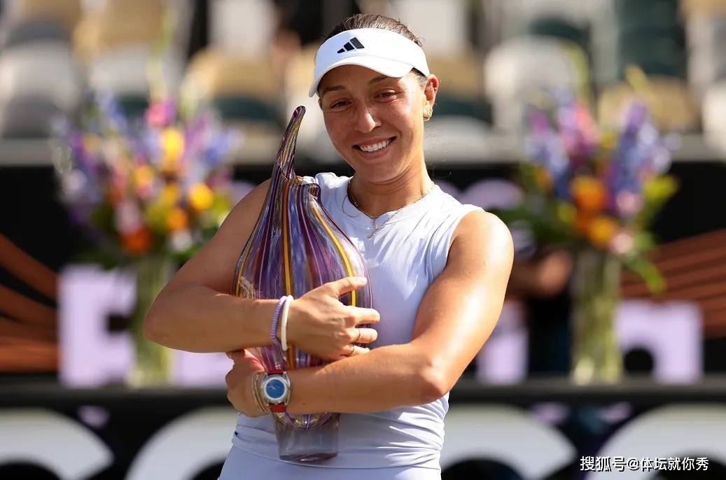 佩古拉2-0夺冠！排名升至第3，郑钦文真的打不过