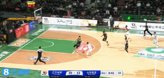 金年会行云流水！山东推反击 陶汉林罚球线接球顺势脑后妙传喂饼谢智杰