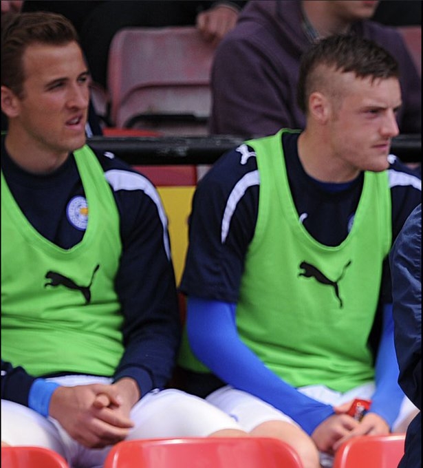 金年会体育生涯首冠在望&草根传奇！凯恩&瓦尔迪共同效力莱斯特时你记得吗