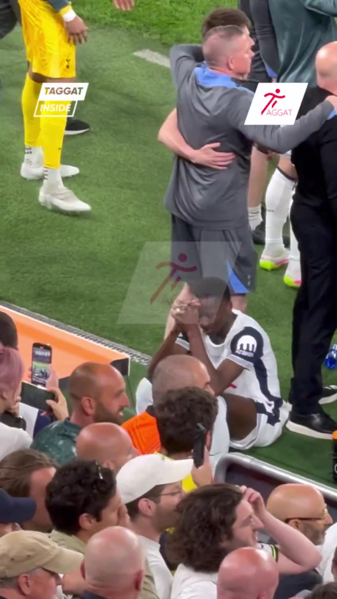 jinnianhui金年会我们是冠军👑萨尔终场前紧张抖腿不敢看比赛，吹哨后忘情庆祝